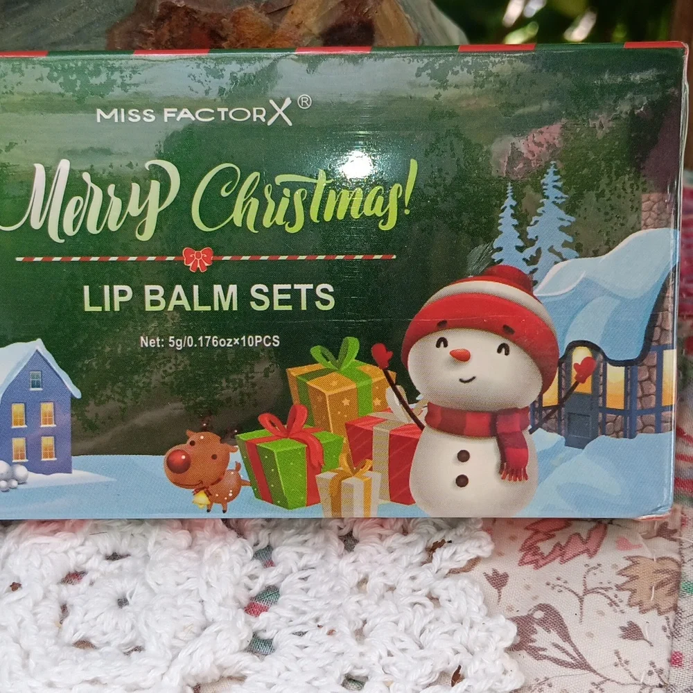 🆕️10 FESTIVE LIP BALM CHRISTMAS GIFT BOXED SET -  MULTI~FLAVOR COLLECTION☃️❄️🎅
